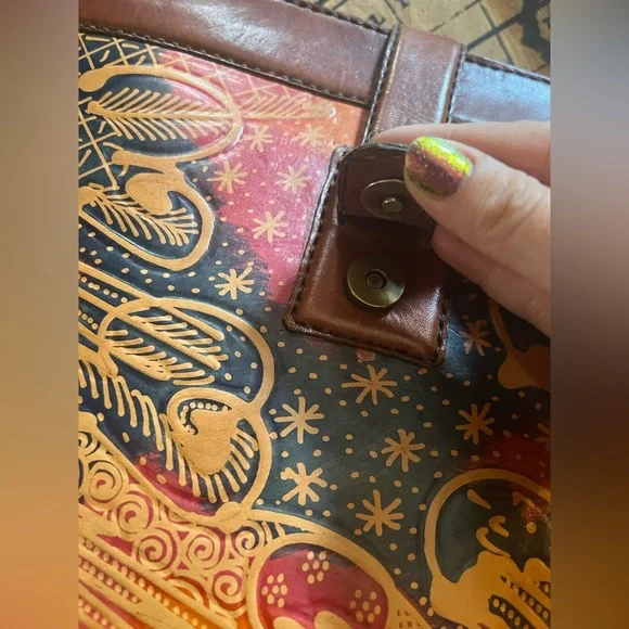 Vintage Artisan Leather Crossbody Bag - Picture 10 of 16